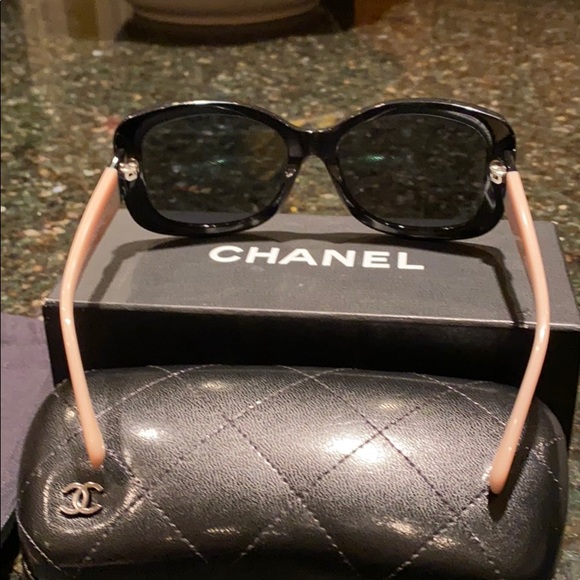 Chanel sunglasses - Picture 4 of 6